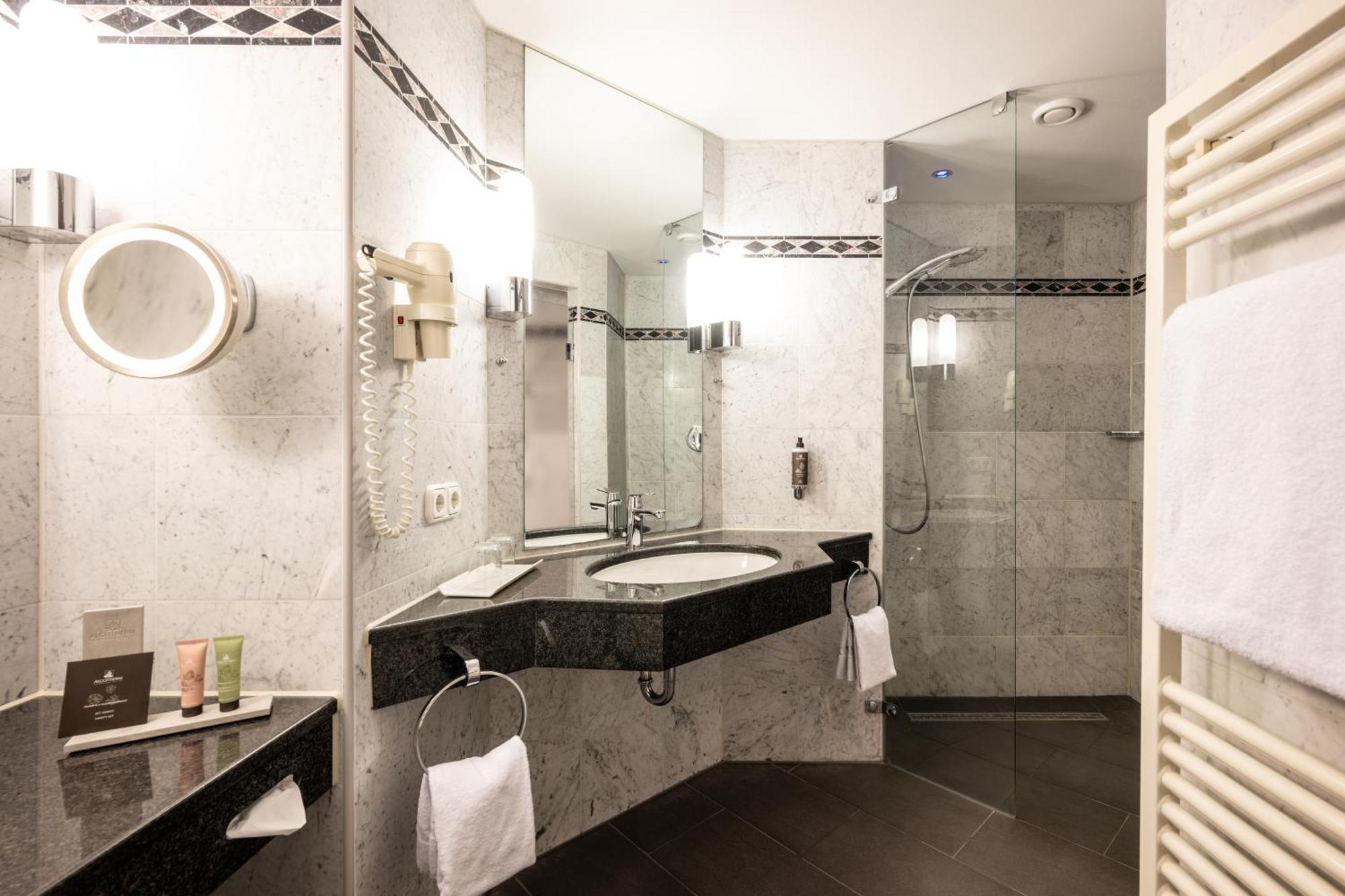 Hotel Herzogspark Херцогенаурах Номер фото